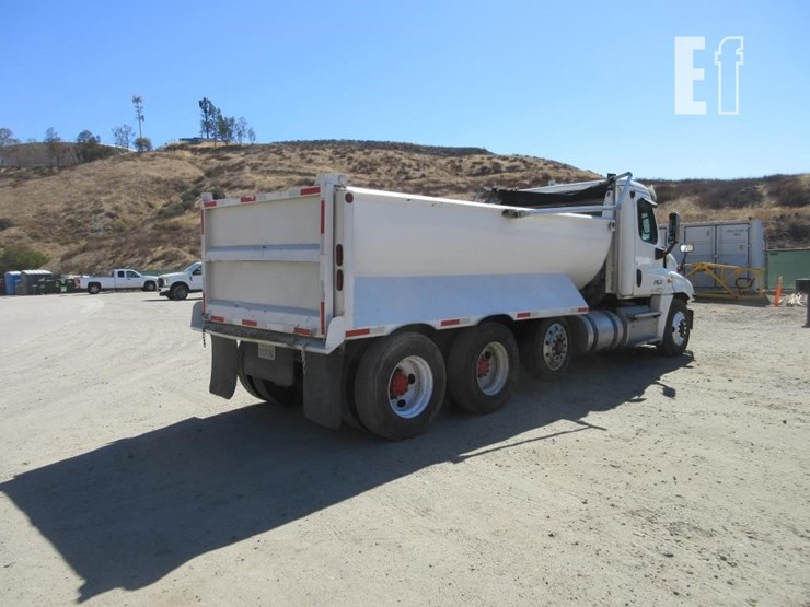 2013-freightliner-cascadia-125-image-3