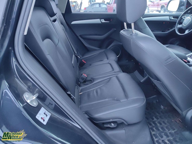 2012-audi-q5-image-15