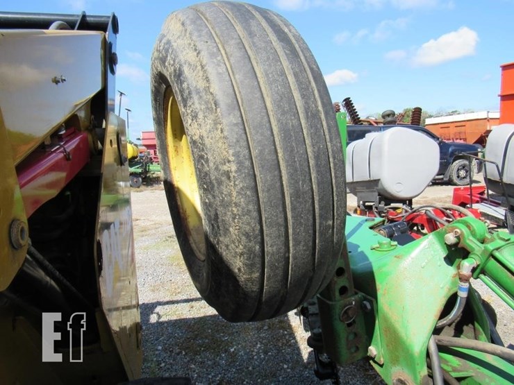 john-deere-2810-image-7