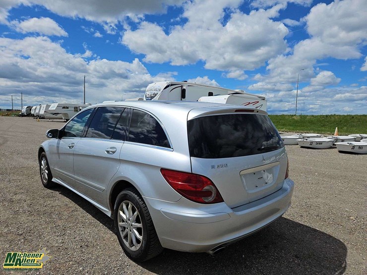 2006-mercedes-benz-r-class-r350-awd-4dr-wagon-image-3
