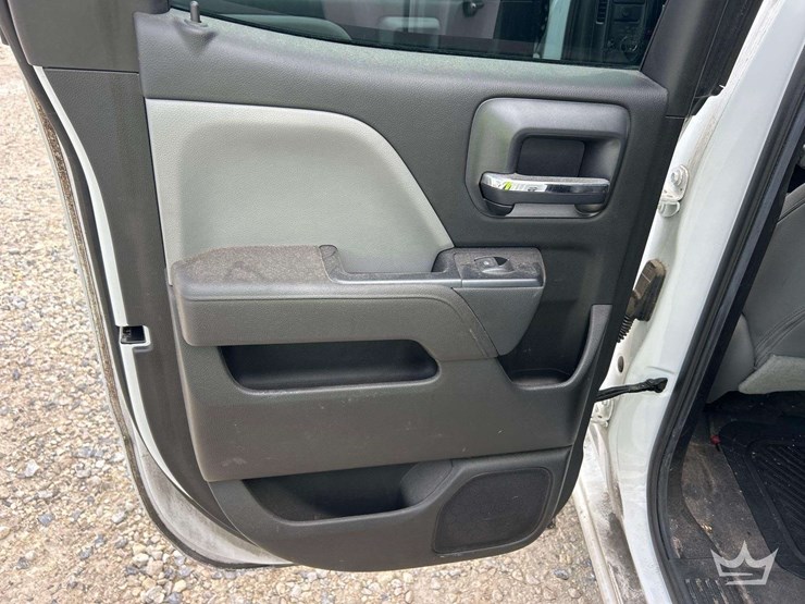 2018-chevrolet-silverado-1500-image-23