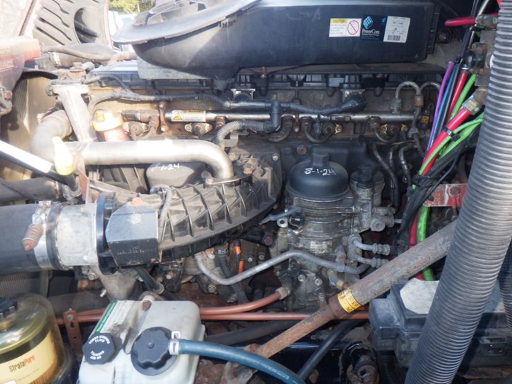 2018-freightliner-cascadia-113-image-19