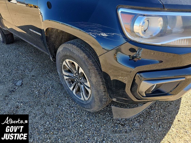 2022-chevrolet-colorado-image-25