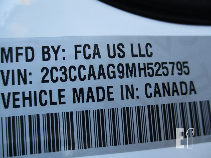 2021-chrysler-300-image-15