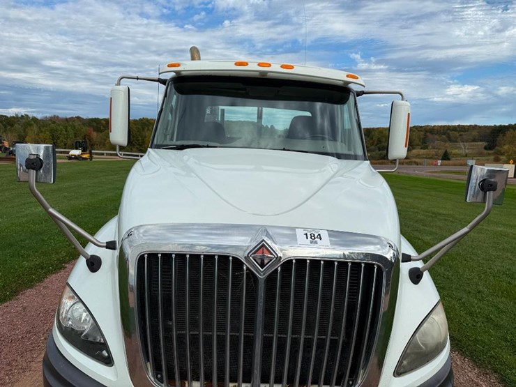 international-prostar-image-21