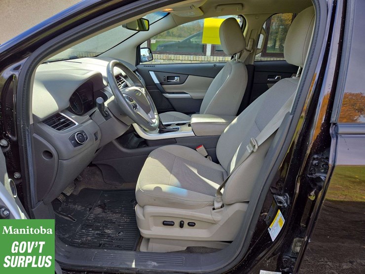 2014-ford-edge-image-16