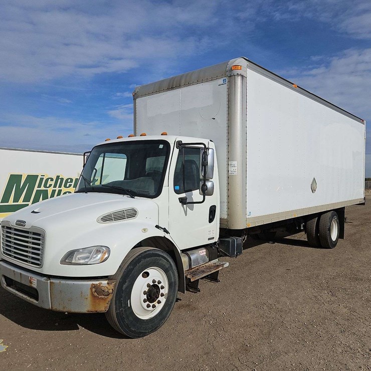 2005 FREIGHTLINER M2 106