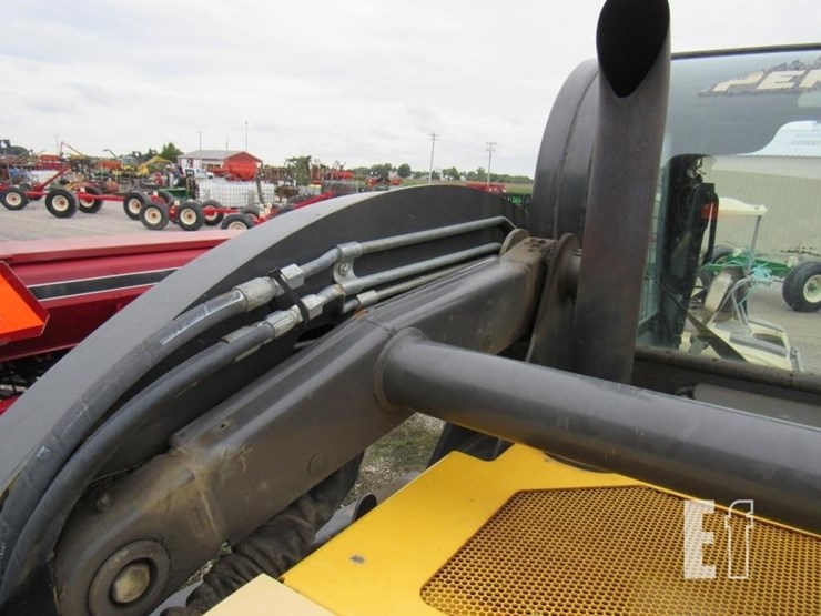 new-holland-c232-image-15