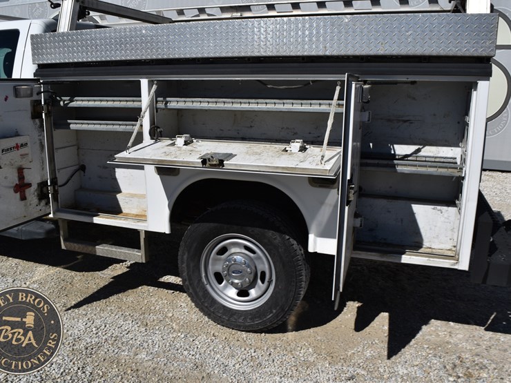 2015-ford-f350-sd-image-25