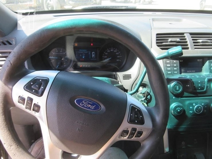 2015-ford-explorer-image-9