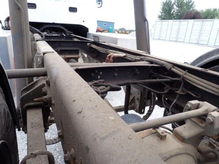 2023-ford-f650-image-64
