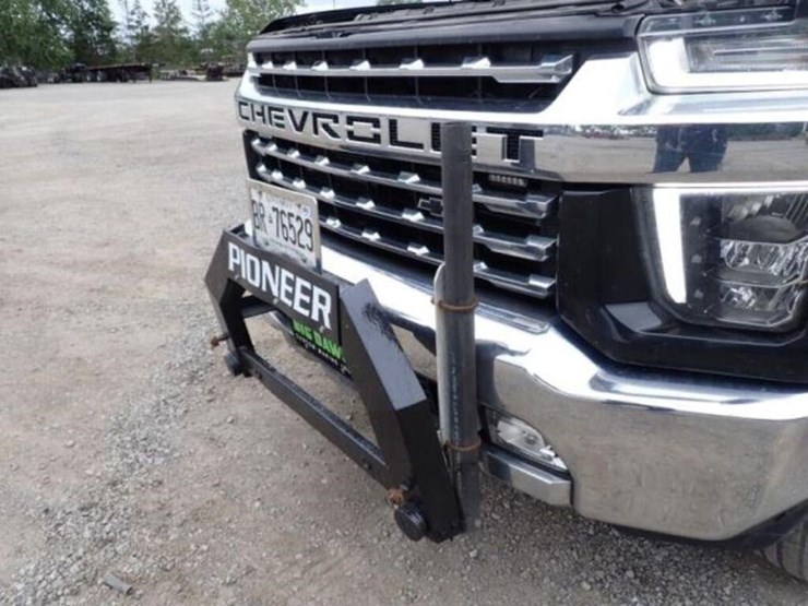 2022-chevrolet-silverado-2500hd-image-29
