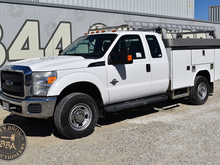 2015-ford-f350-sd-image-1