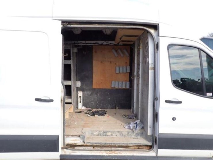 2016-ford-transit-image-41