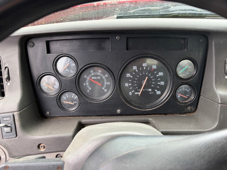 #1663-•-1999-sterling-day-cab-truck-tractor-image-40