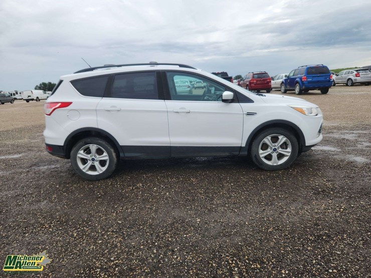 2015-ford-escape-se-image-7