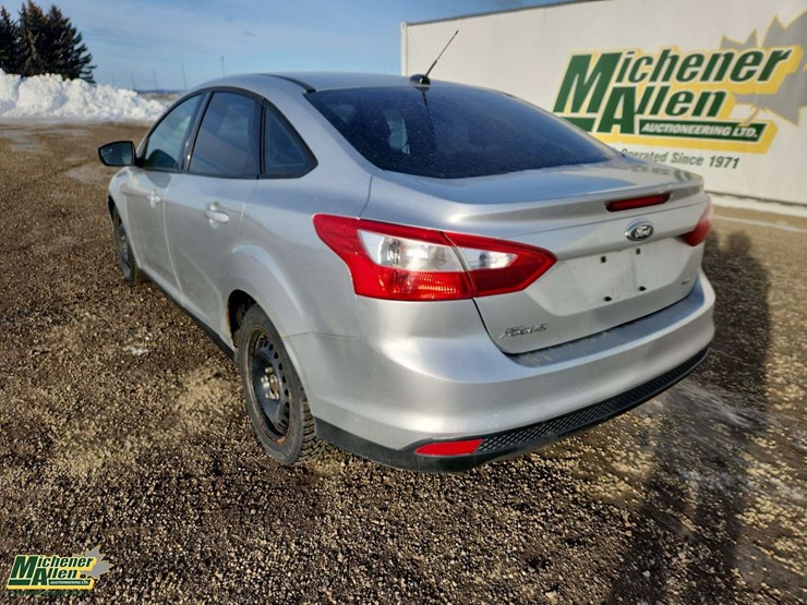 2012-ford-focus-se-image-3