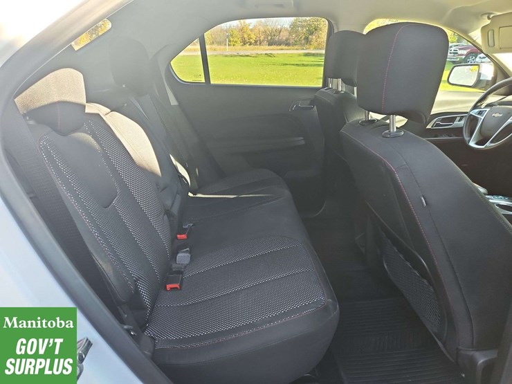 2015-chevrolet-equinox-image-28