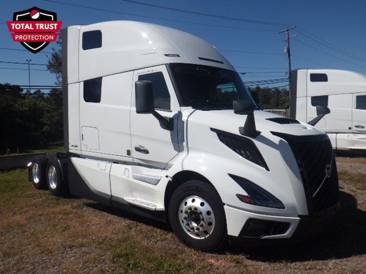 2025-volvo-vnl860-image-3