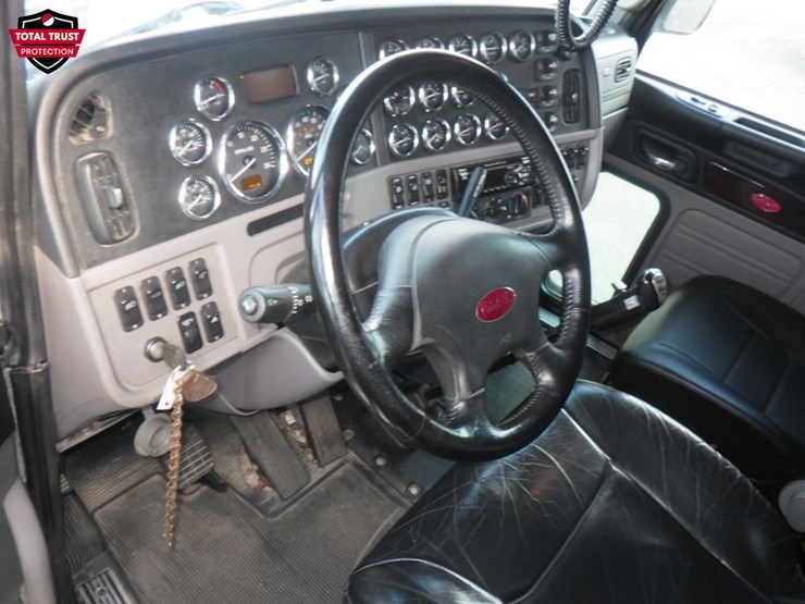 2019-peterbilt-389-image-16