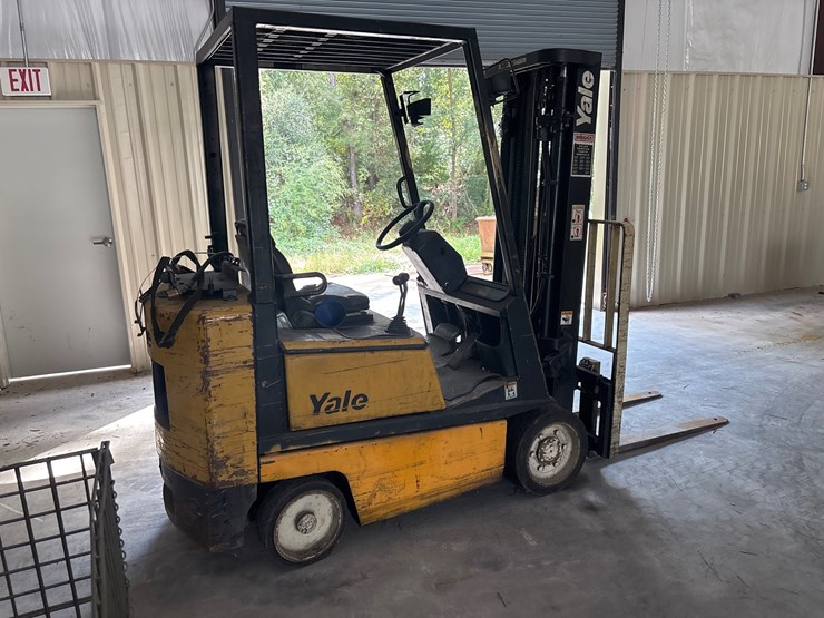 #21-•-yale-forklift-image-3