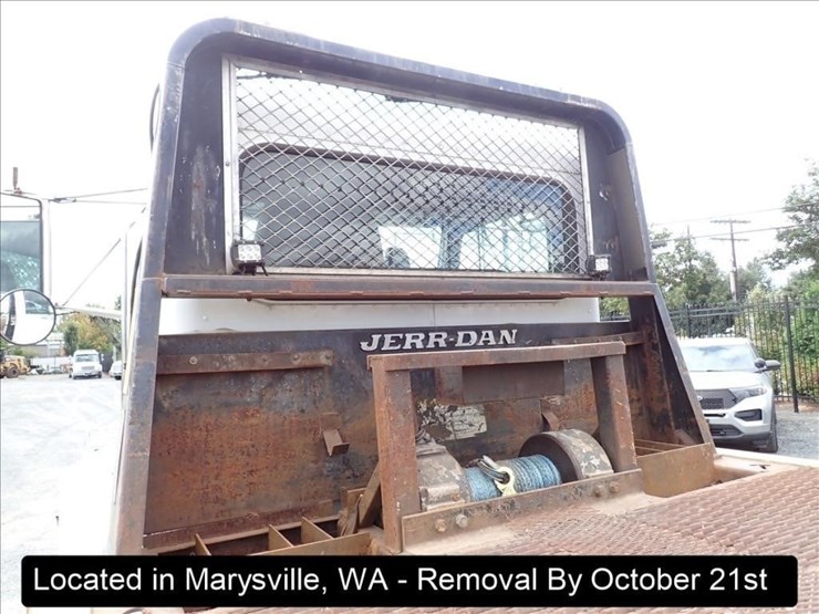 2003-peterbilt-330-image-7