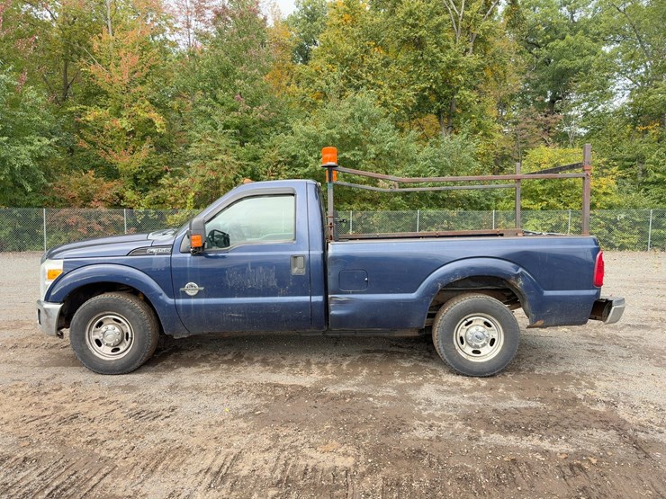 2012-ford-f350-xl-image-2