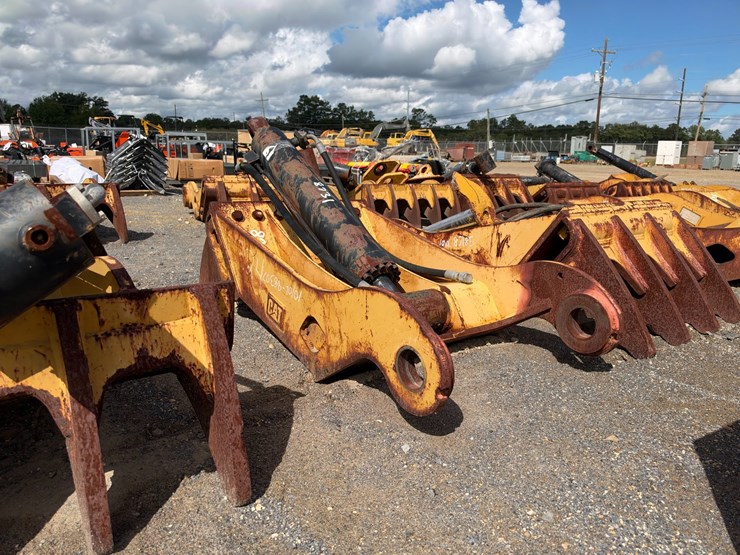 caterpillar-323-image-4
