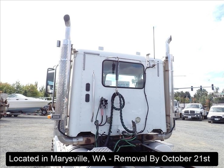 2013-freightliner-coronado-image-37