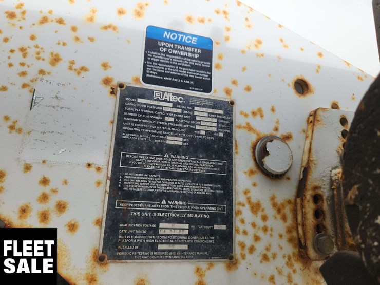 2016-freightliner-m2-106-image-44