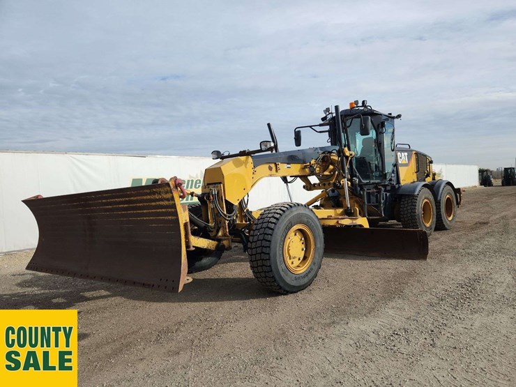 2015-caterpillar-140m-image-1