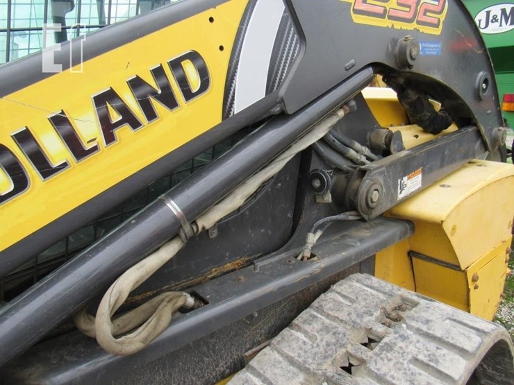new-holland-c232-image-11