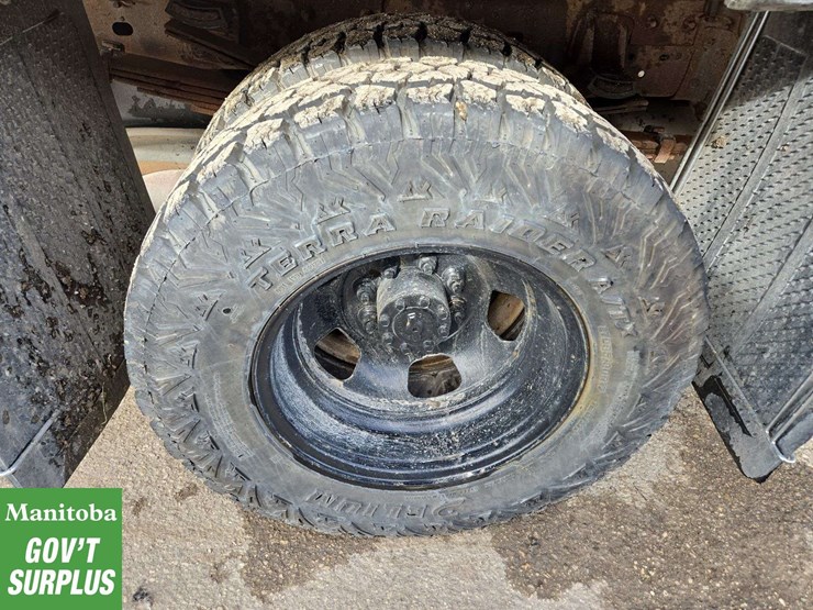 2011-dodge-3500-image-11
