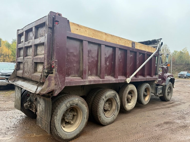 1992-ford-l9000-image-5