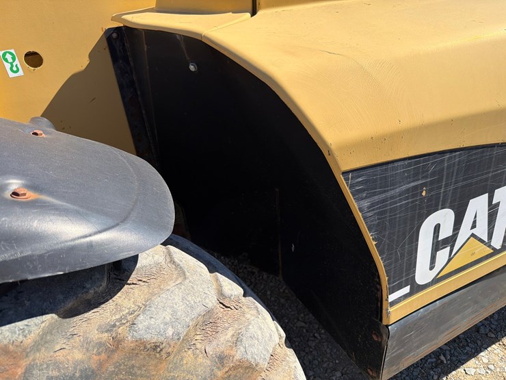 caterpillar-th360b-image-35