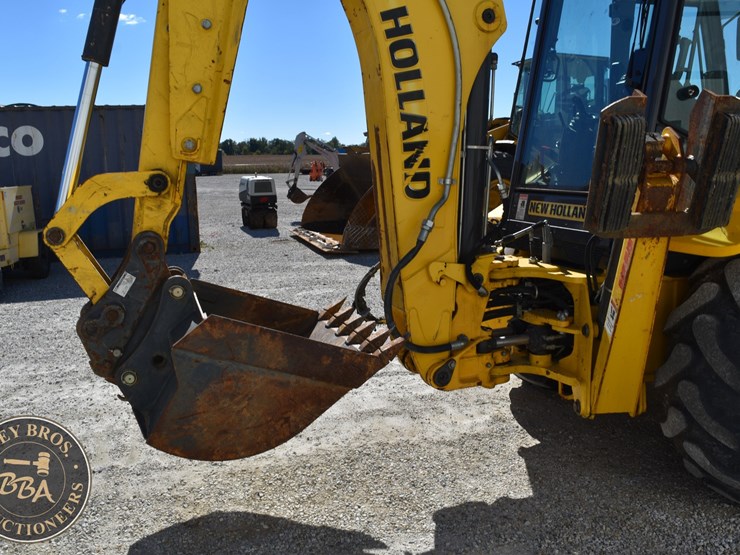 2013-new-holland-b110c-image-33