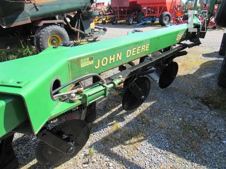 john-deere-2810-image-8