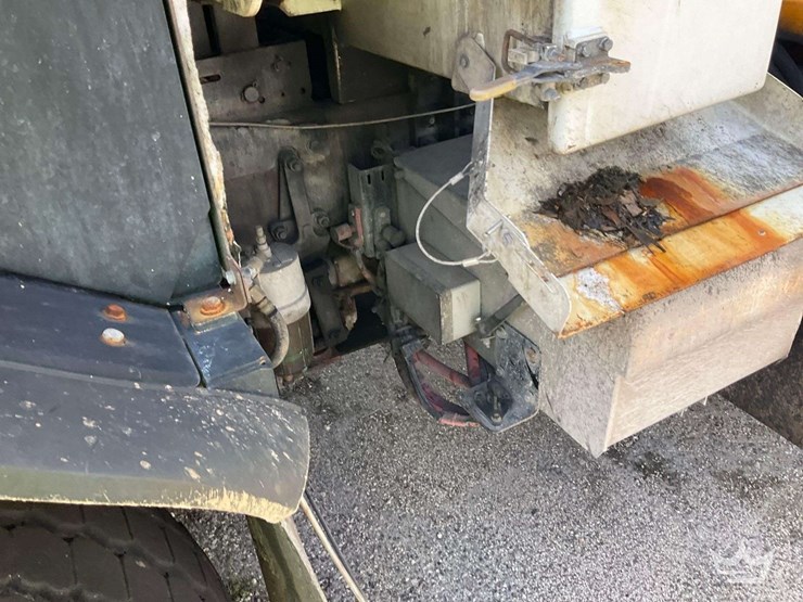 2019-peterbilt-520-image-15