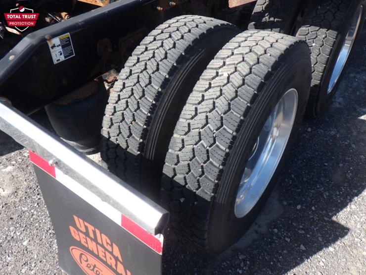 2020-peterbilt-567-image-6