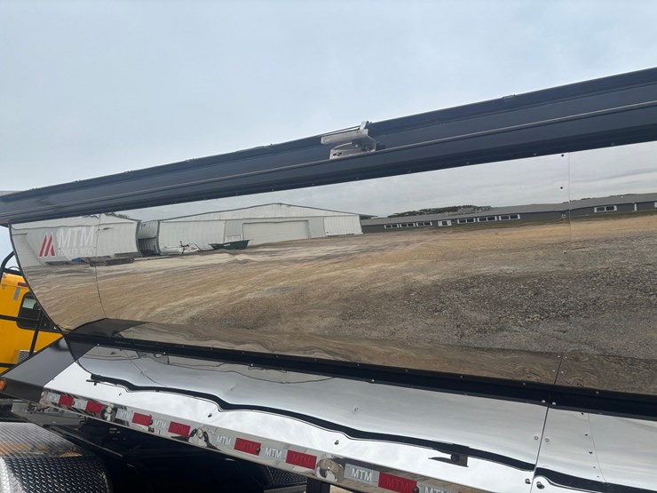 2025-axle-end-dump-image-22