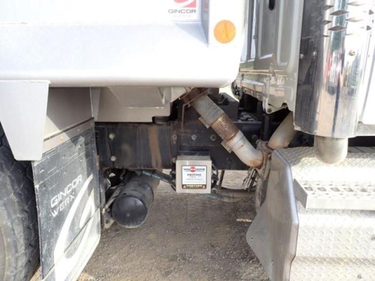 2024-western-star-49x-image-65