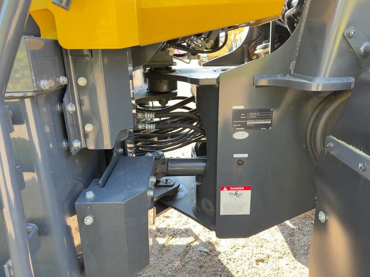 2022-komatsu-wa200-8-image-19