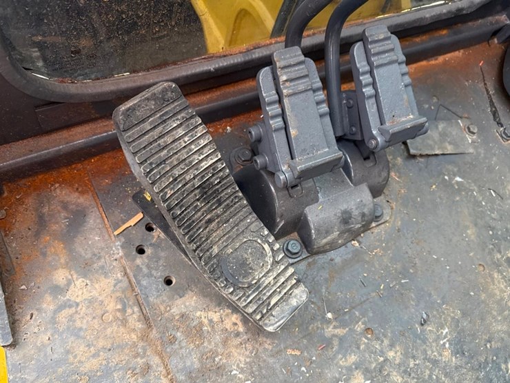 #2128-•-2023-komatsu-pc55-mini-excavator-image-33
