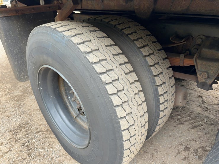 1989-ford-f800-image-13
