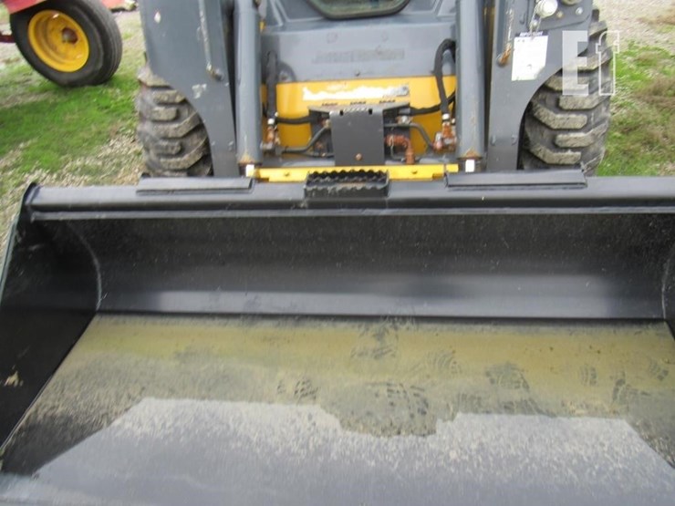 2023-deere-318g-image-18