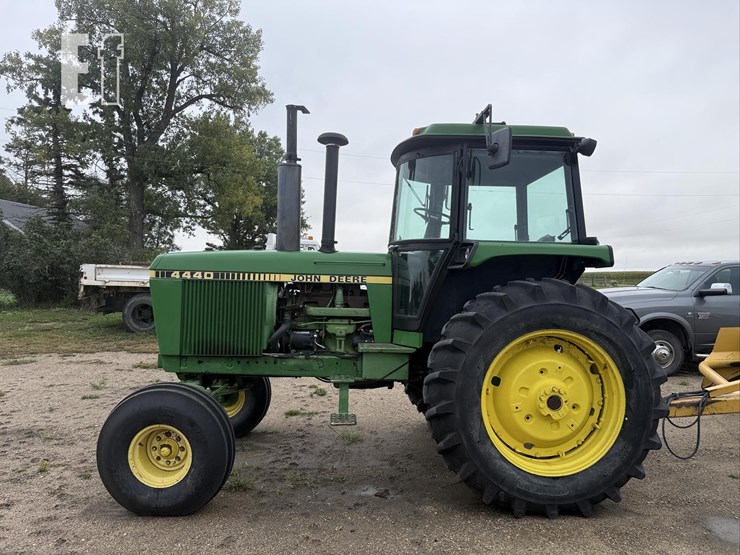john-deere-4440-image-2