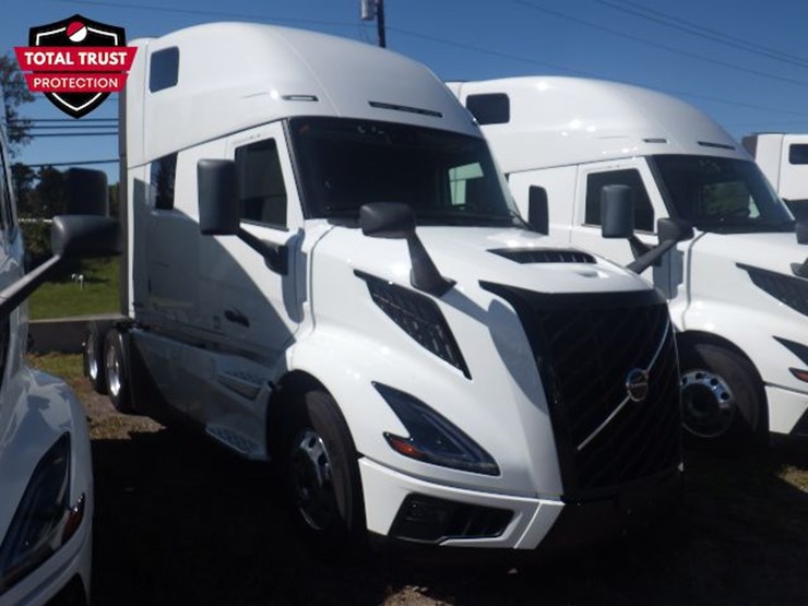2025-volvo-vnl860-image-3