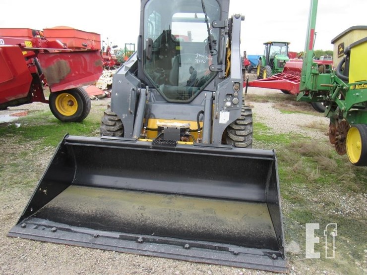 2023-deere-318g-image-17