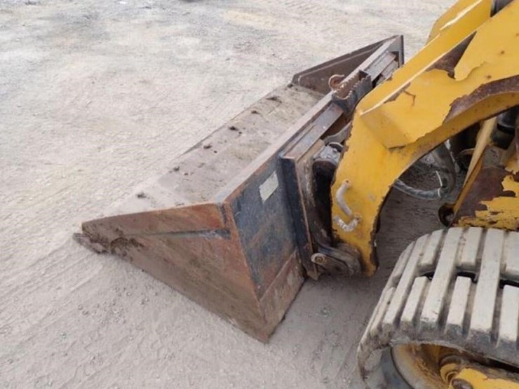 2019-caterpillar-259d-image-24