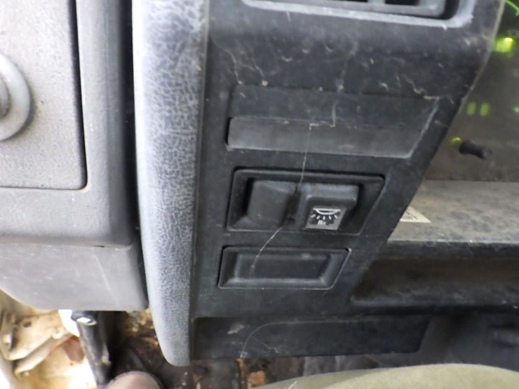 1994-isuzu-npr-image-35